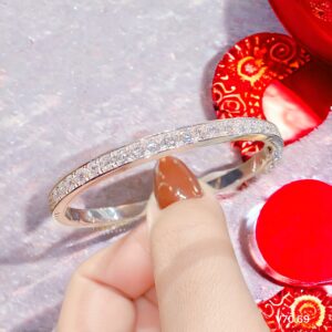 Vòng Tay Kim Cương - V70.69 - Long Ngọc Luxury 1 1706974415751