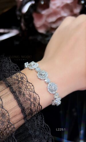 Lắc Tay Kim Cương - Long Ngọc Luxury - L229.1 1 IMG 8436